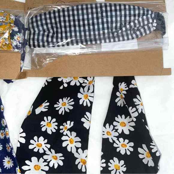 2 Pack Nordstrom Face Mask Berry Check and Floral Covid Allergy Germs * - Picture 3 of 4